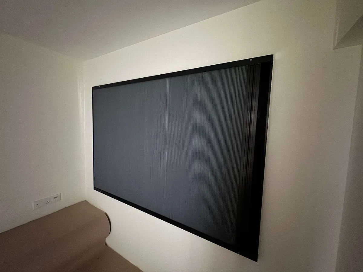 562A Champions Way 2 in 1 Insect & Black out Screen